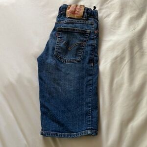 Boy Levi’s shorts size 12reg 511